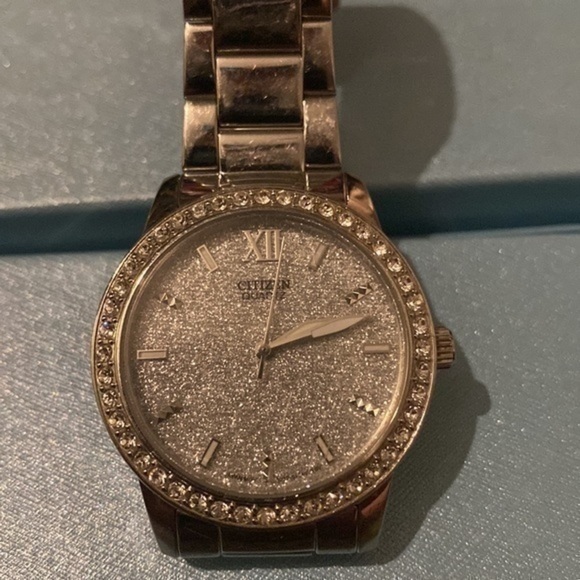 Watch - Picture 2 of 3